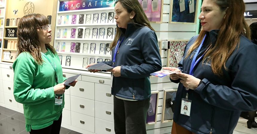 Malls y strip center estarán cerrados el domingo 27 y trabajadores y trabajadoras contarán con 3 horas para votar en las elecciones